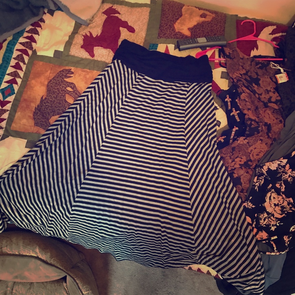 Maxi plus stripped skirt (2x/3x)